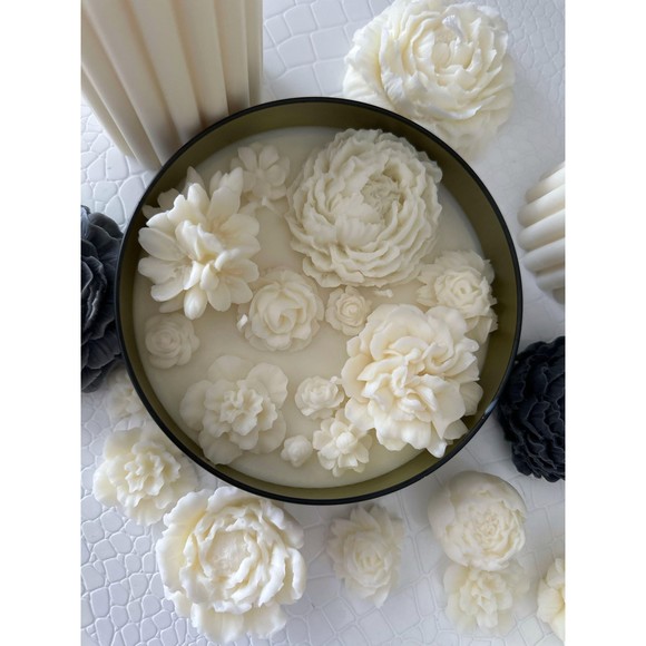 Flower Candle 12oz 3 wicks Custom Scent  Gift Container SoyWax Candle  HomeDecor - Picture 2 of 8